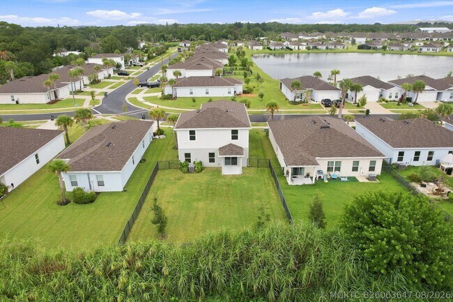 Building Photo - 484 Cherimoya St