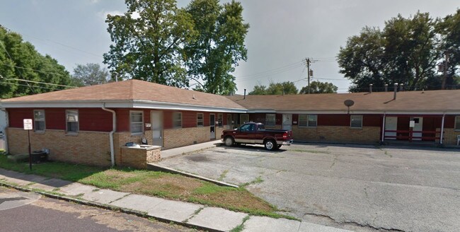 Building Photo - 528 Henrietta St