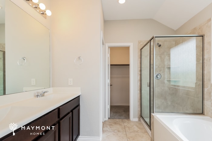 Building Photo - 23739 Via Maria Dr