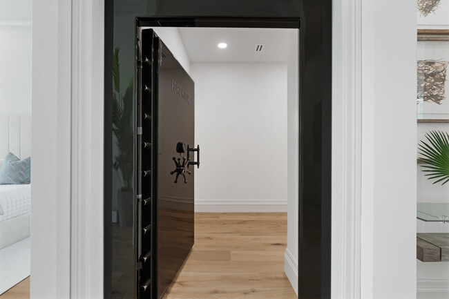 Building Photo - 14699 Black Bear Rd