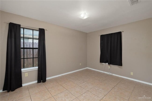 Building Photo - 3108 Kingsborough Ave