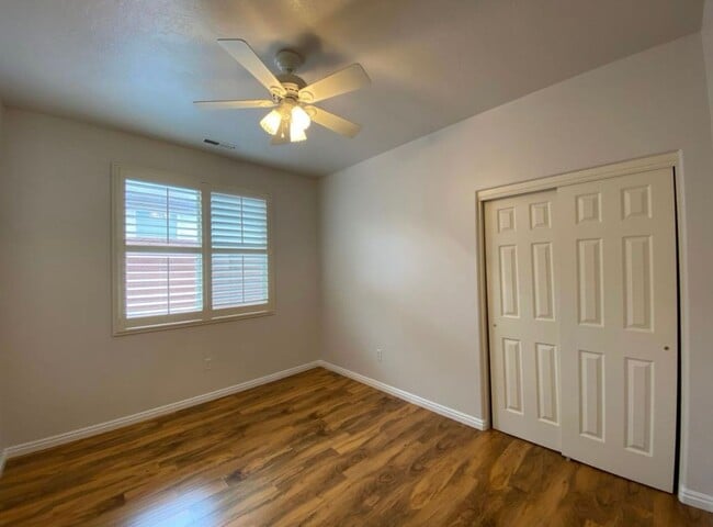 Building Photo - SPACIOUS HOME FOR RENT IN CORAL CANYON