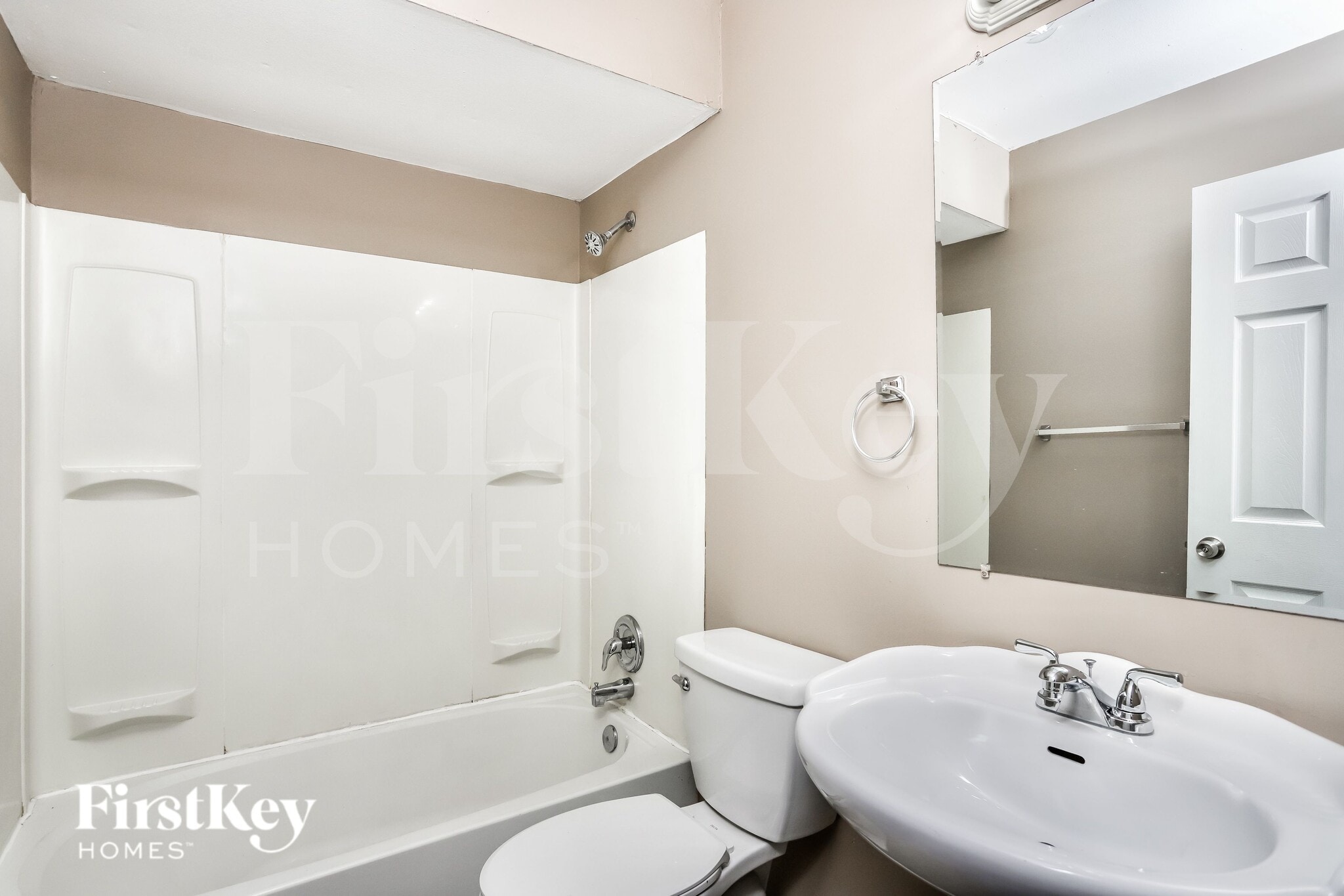 Building Photo - 9963 Meadow Ave