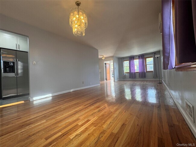 Building Photo - 147-49 28th Ave