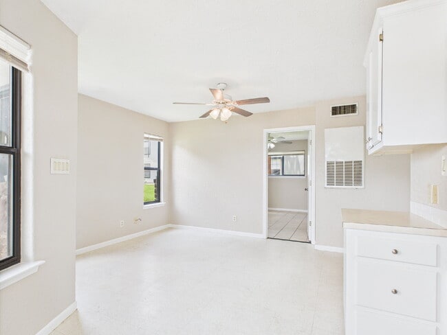 Building Photo - Charming 1-Bedroom Retreat on Friendship L...