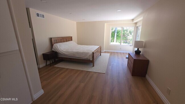 Building Photo - 2794 Parkview Dr