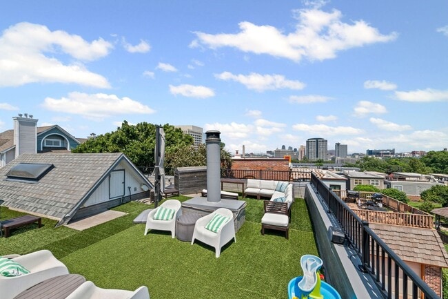 Building Photo - Amazing Union Hill Single Family Home