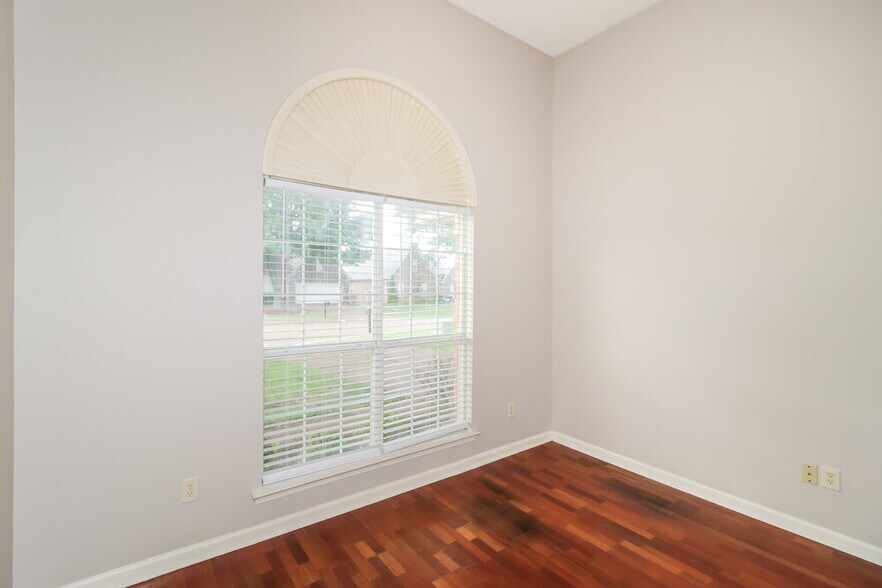 Building Photo - 1058 Green Fern Cove