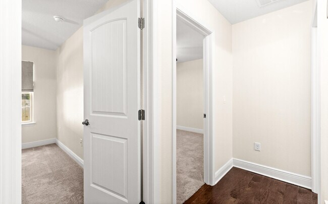 Building Photo - 30 Golden Eagle Ct