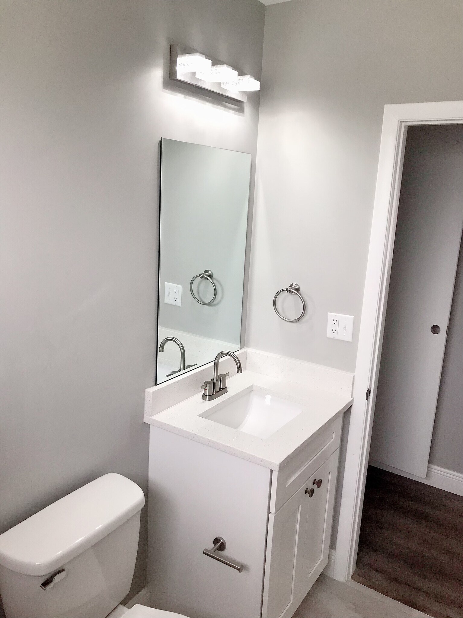 Bath area - 1818 Meadow Ct