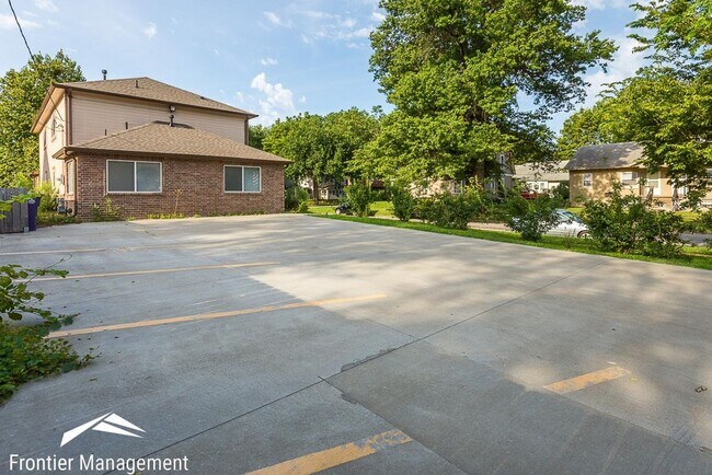 Building Photo - 402-b N 10th St