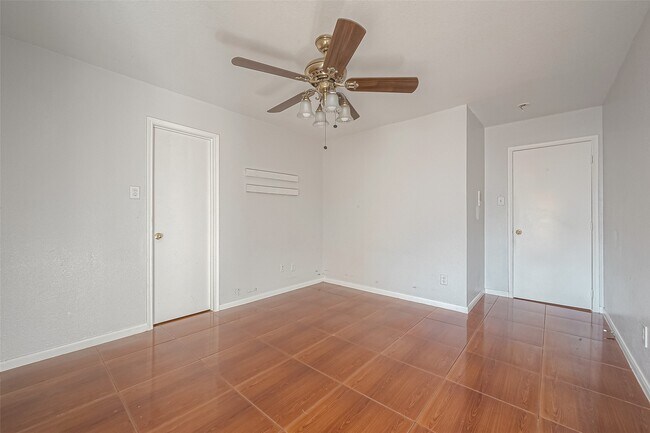 Building Photo - 9407 Demsey Mill Dr