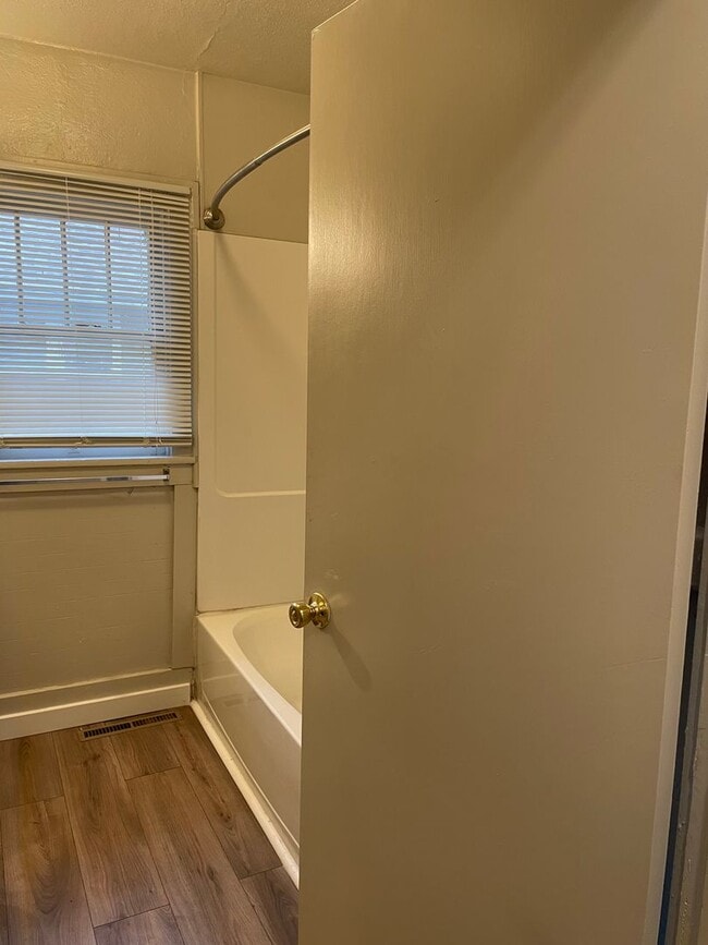 Building Photo - STUDENTS WELCOME! 1 Block North of CSU - Tenant Only Pays Trash