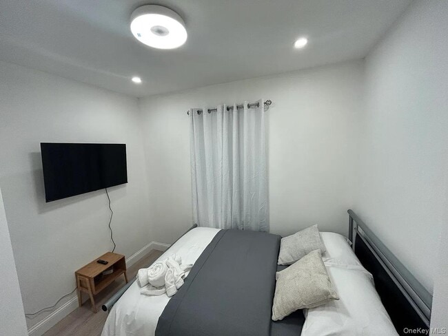 Building Photo - 85-26 167th St