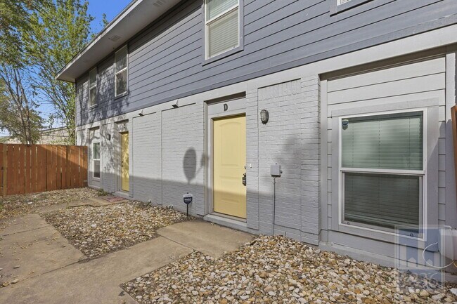 Building Photo - 1308 Southport Dr