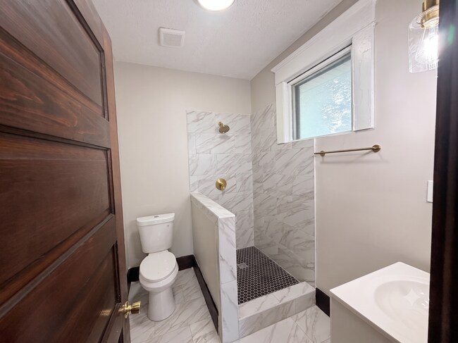 Building Photo - 1258 Agnes Pl