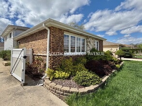 Building Photo - 420 S Prospect Ave