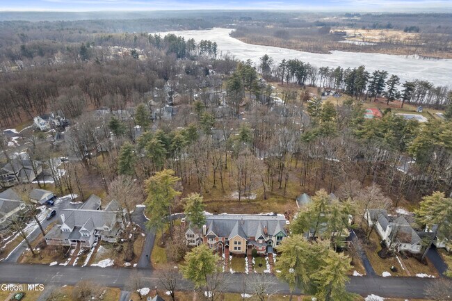 Building Photo - 19 Sarazen St