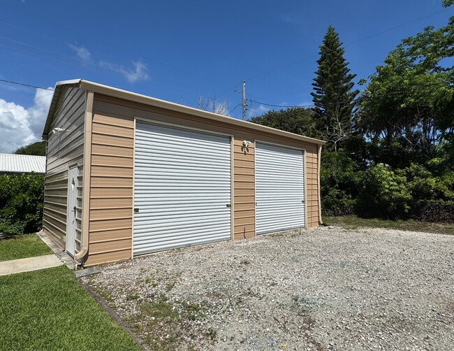 Building Photo - 5702 SE Laguna Ave