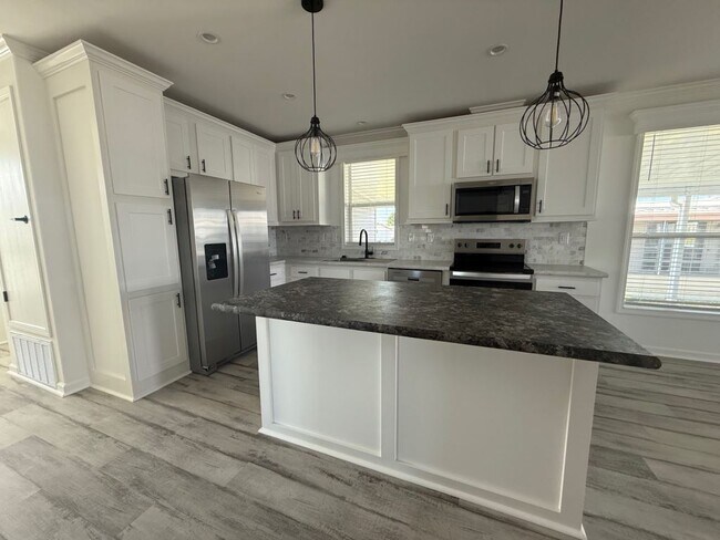 Building Photo - 485 Sandalwood Ln