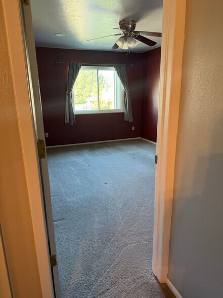 Building Photo - 8776 Chase Dr