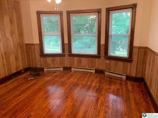 Building Photo - 1030 Center St