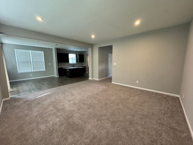 Building Photo - 3238 Creekridge Ct
