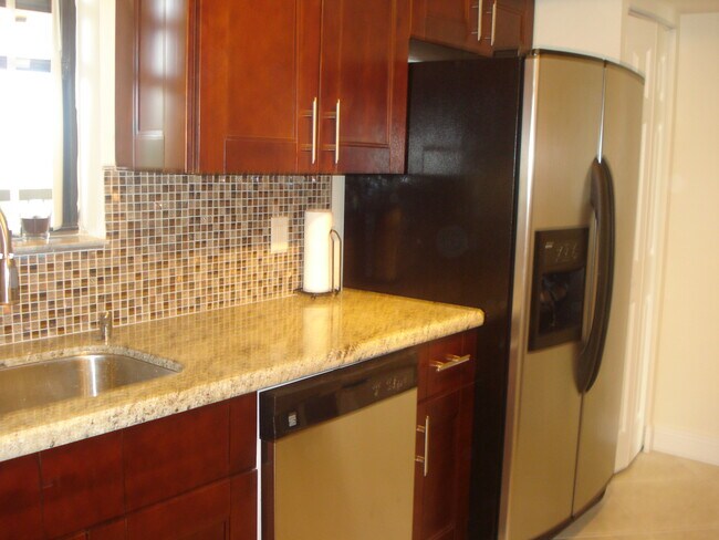 kitchen - 450 Egret Cir