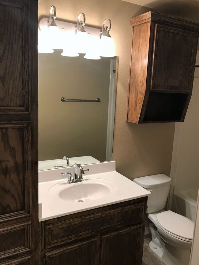 Building Photo - 2 Bedroom / 2 Bath Duplex off Clear Creek – Killeen, TX