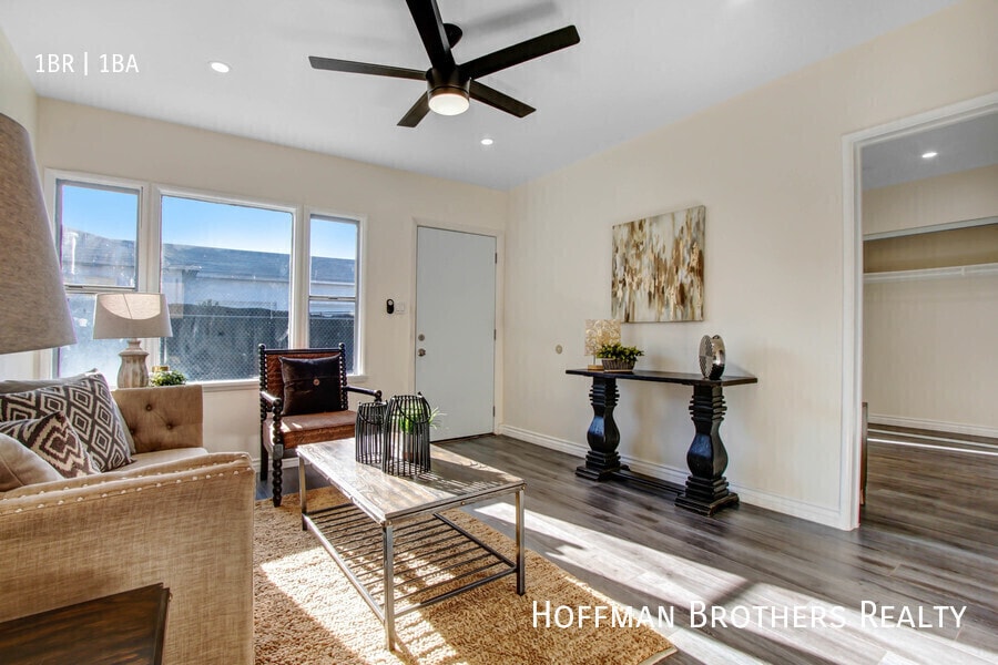 Building Photo - 4010 W 130th St