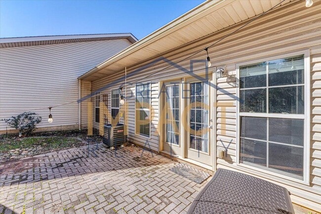 Building Photo - 810 Klondike Way