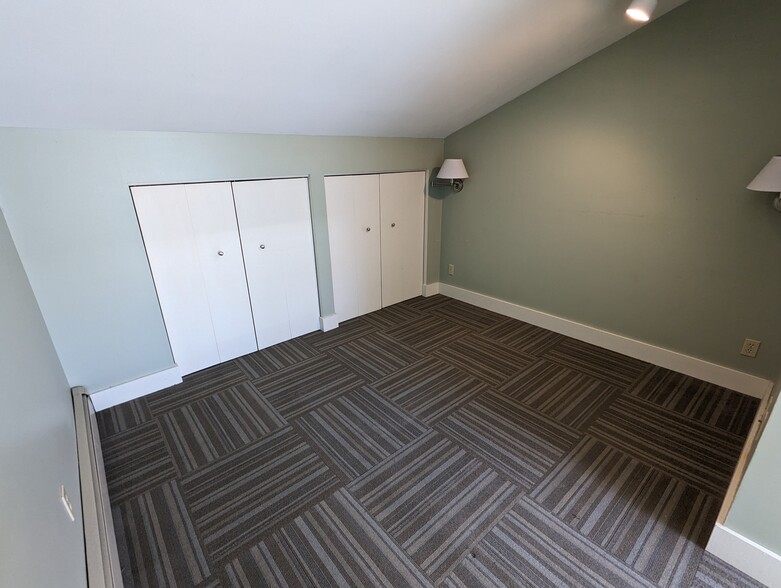 Building Photo - 401 State St