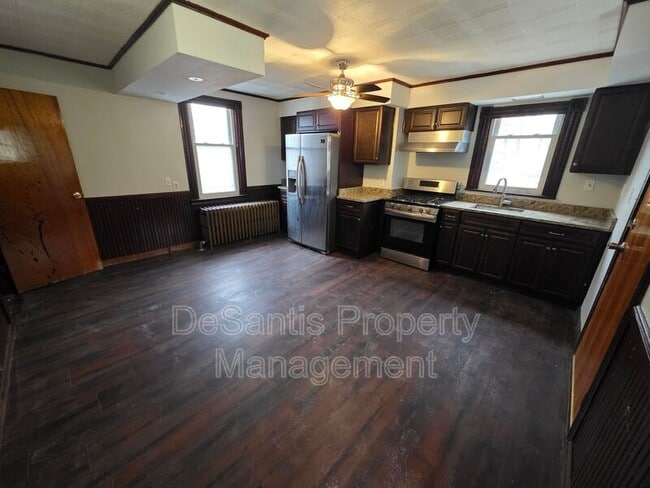 Building Photo - 2504 Olympia St