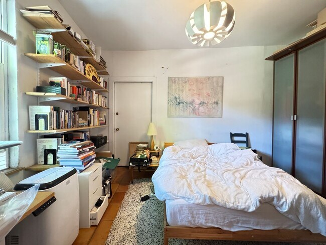 Building Photo - Furnished 1BR Suite in East Rock | Private Gated Garden | Cathedral Ceilings & Skylights