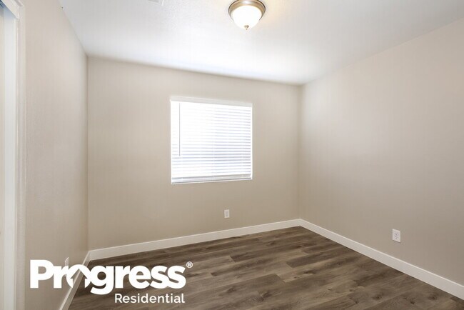 Building Photo - 7287 Golden Star Ave