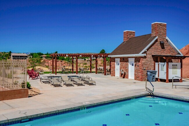 Building Photo - Charming 3 bedroom Townhome. 2 Community Pools!