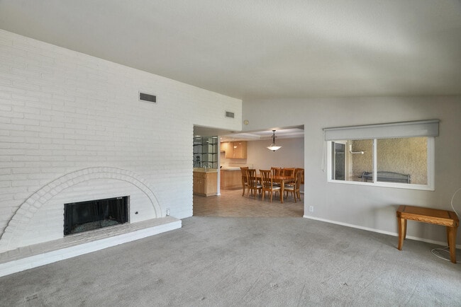 Building Photo - 231 Cam Arroyo S