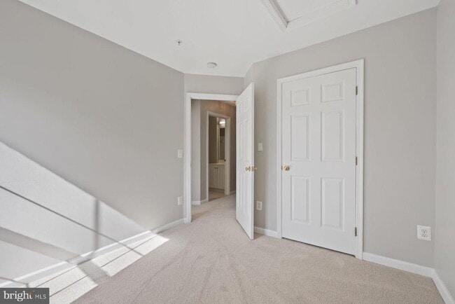 Building Photo - 726 Catts Tavern Dr