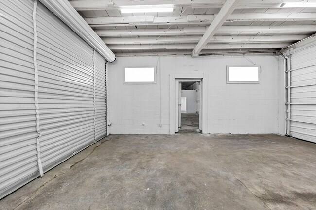 Building Photo - 3138 Reed Rd