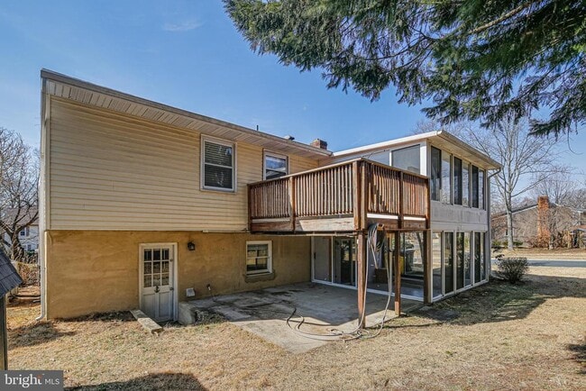 Building Photo - 510 Retford Dr