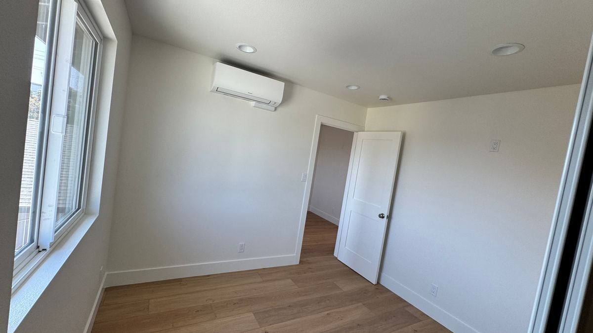 Building Photo - 14445 Spa Dr