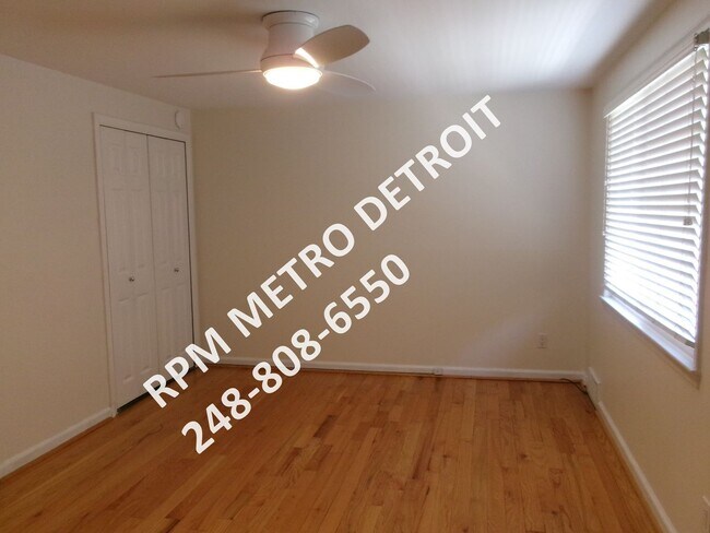 Building Photo - Charming Townhome in Birmingham