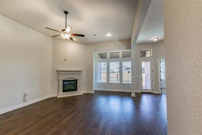 Building Photo - 932 Hezekiah Ln