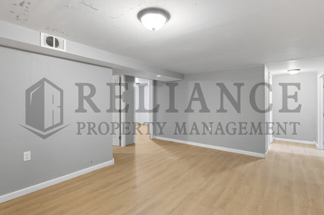 Building Photo - 3627 E 10th St N