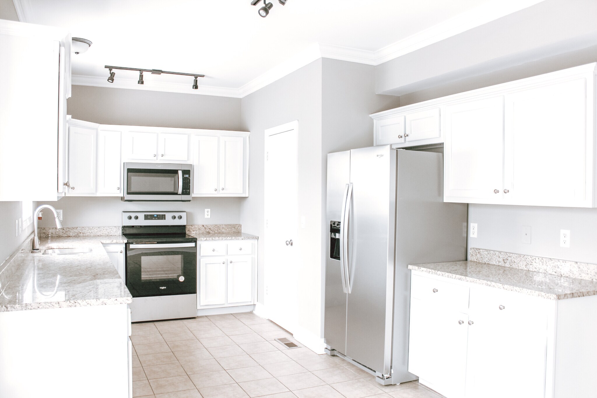Kitchen - 1153 Unity Dr
