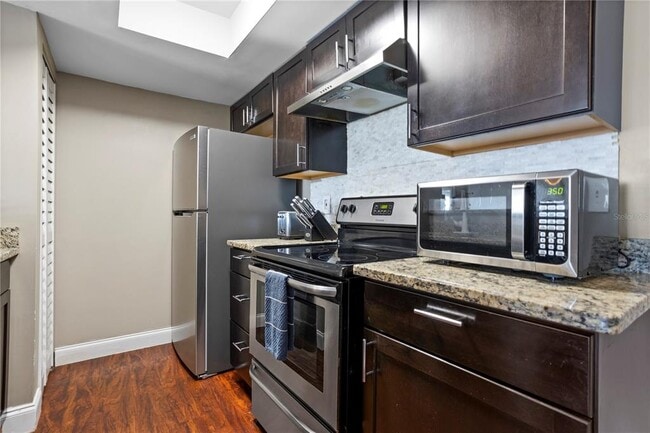 Building Photo - 2749 N Poinciana Blvd