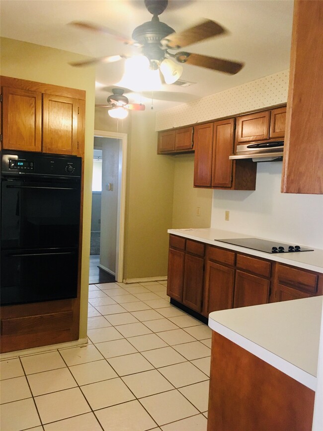 Building Photo - 16406 Moary Firth Dr