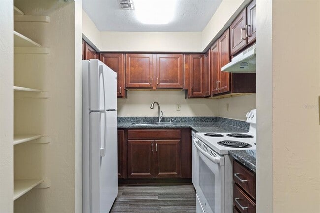 Building Photo - 2635 SW 35th Pl