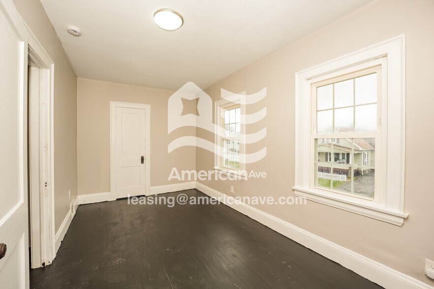 Building Photo - 10909 Park Heights Ave