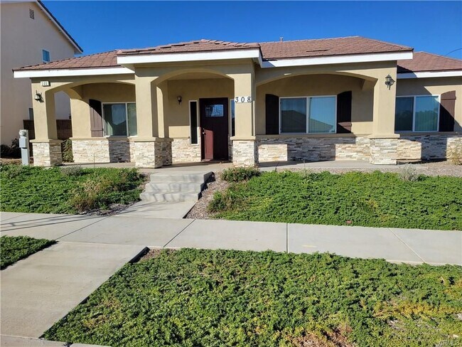 Primary Photo - 308 Faith Cir